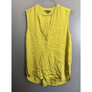 Vince. Women's Size XS Pale Yellow Sleeveless Tank Top Blouse Shirt Buttoned